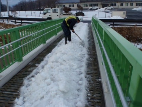 歩道橋除雪